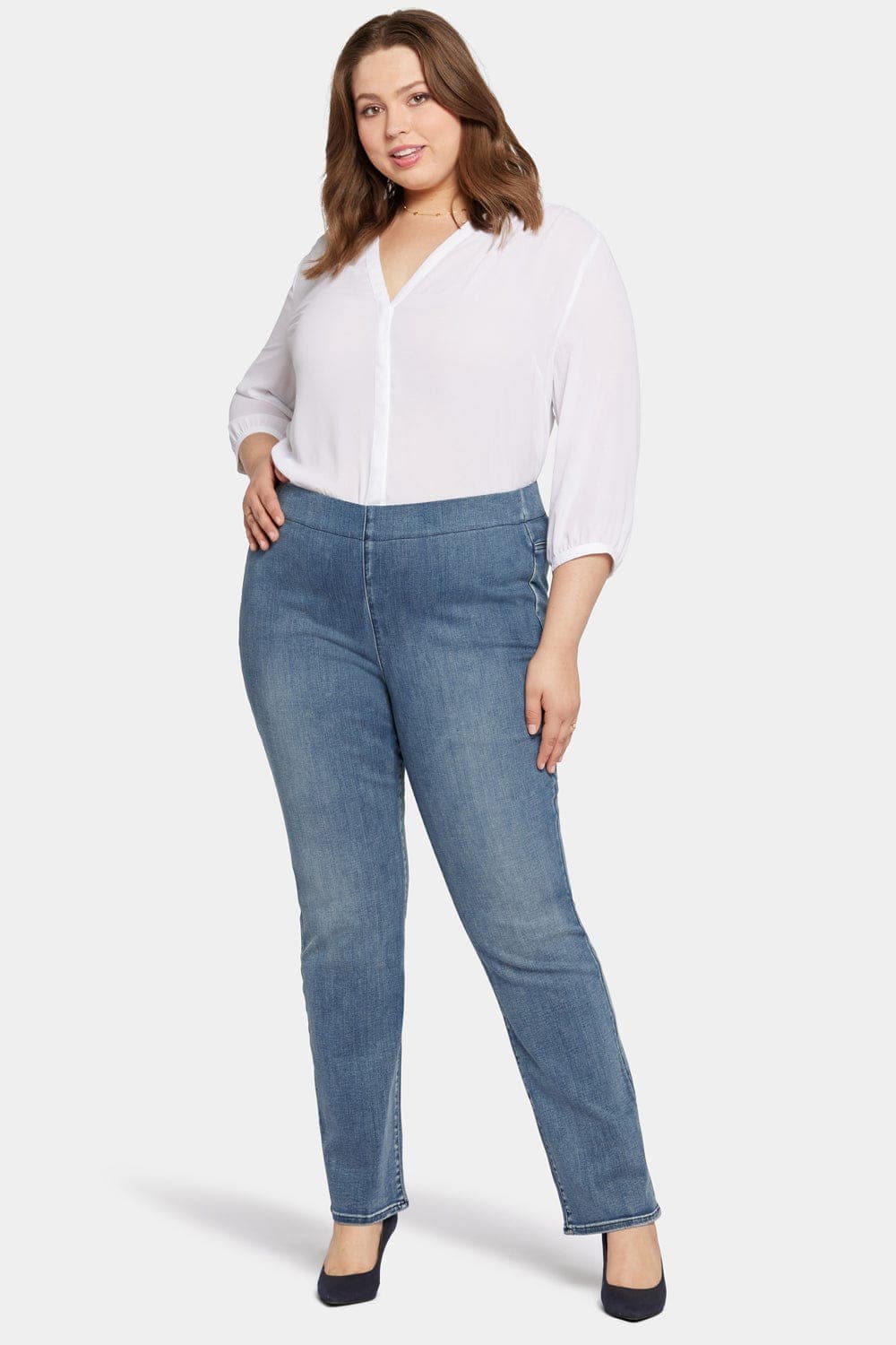 Pull-on Straight Jeans in Plus Size