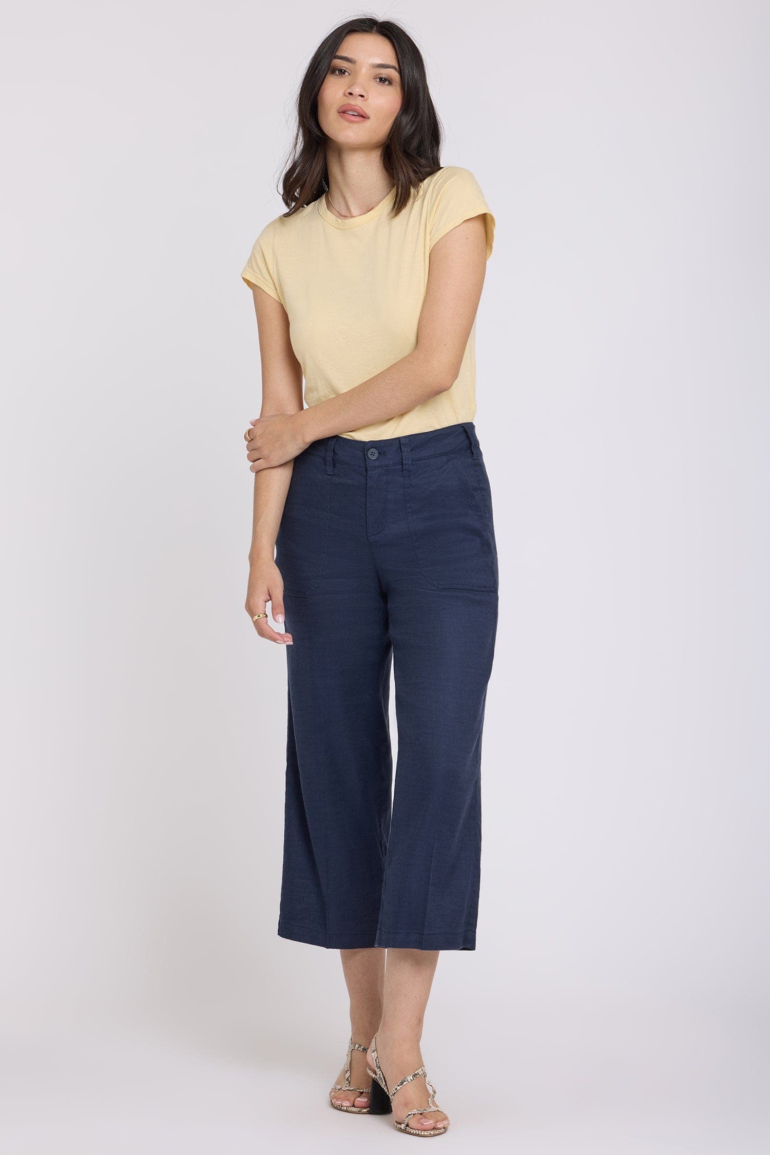 Wide Leg Cargo Capri Pants