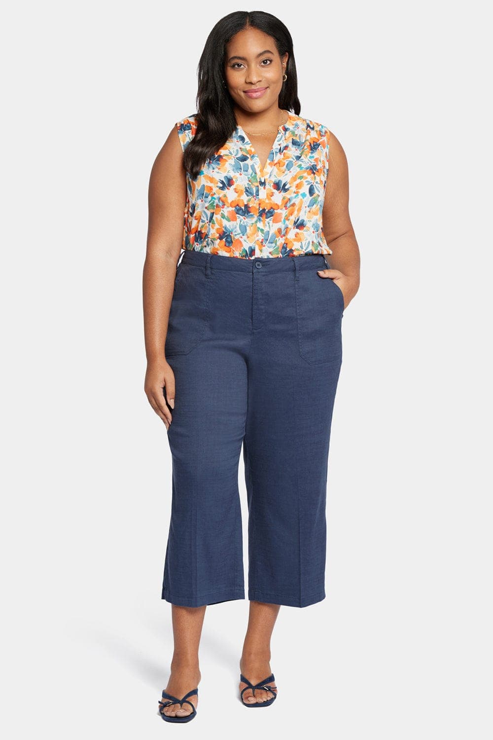 Wide Leg Cargo Capri Pants in Plus Size