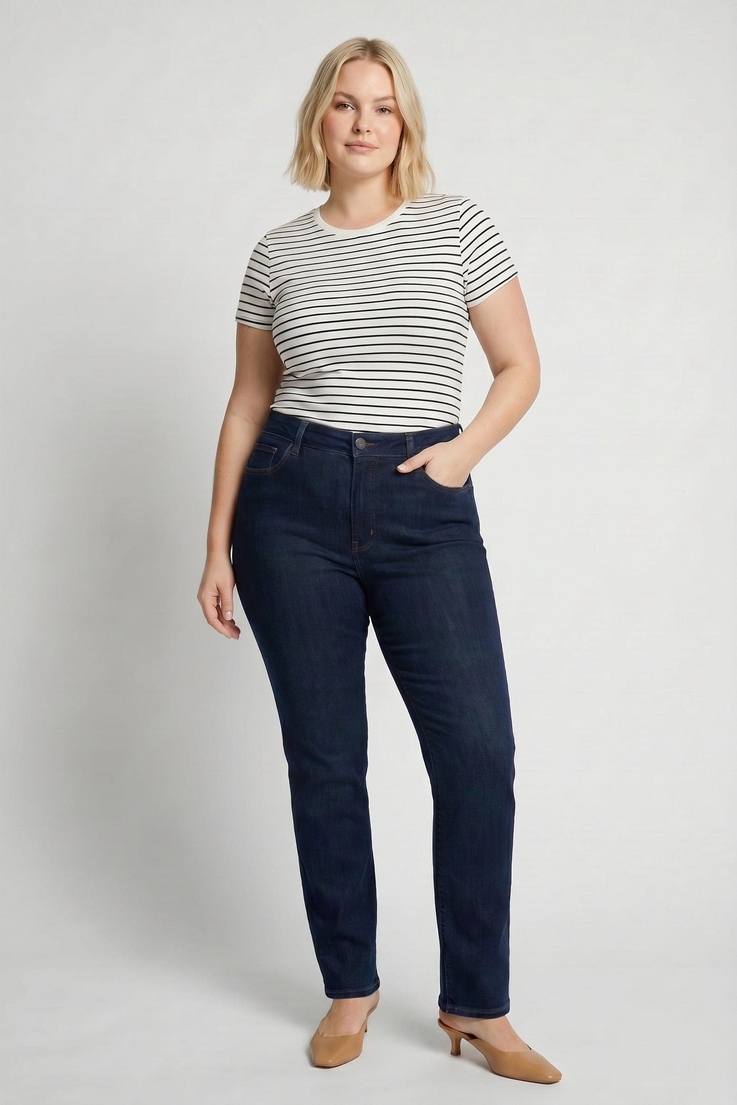 Marilyn Straight Jeans in Plus Size
